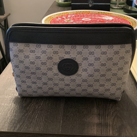 Vintage Gucci Zip Pouch - Picture 2 of 8